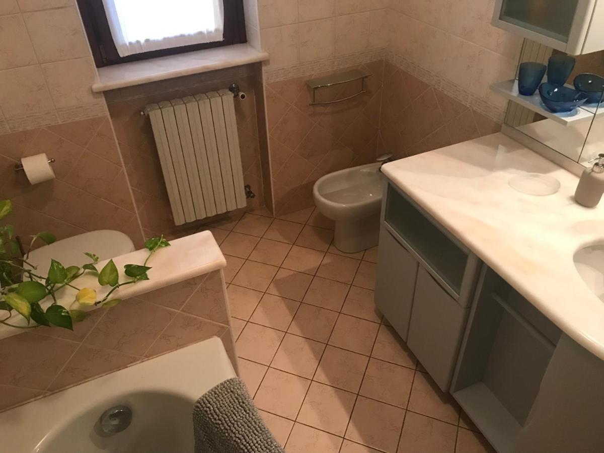 La Casa Del Melograno Lejlighed Alba  Eksteriør billede