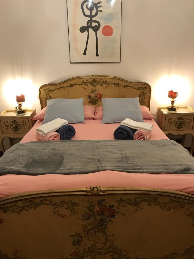 La Casa Del Melograno Lejlighed Alba  Eksteriør billede
